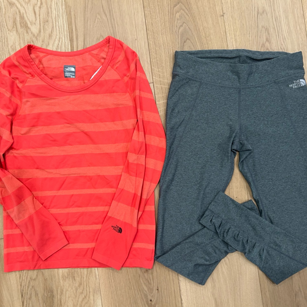 The North Face | Striped Top and Gray Leggings (M)
